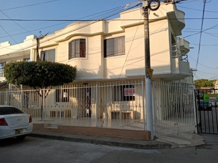 Casa en VENTA en La Princesa 2 Pisos (DIVIDIDA EN 3 APTOS)